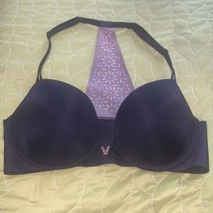 Black Victoria’s Secret racerback t-shirt push up bra racerback.v-metal logo